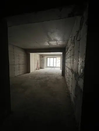 Более 5-комнатная квартира − 80.4 м², 1/10 этаж