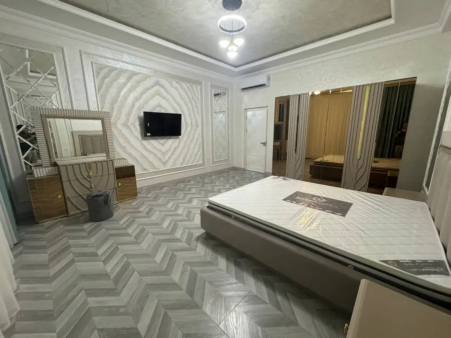 Сдается 3-комнатная квартира − 115 м²