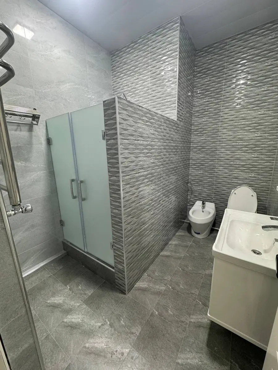 Сдается 3-комнатная квартира − 115 м²