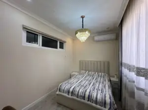 Продается Более 5-комнатная квартира − 140 м²