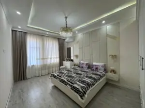 Более 5-комнатная квартира − 140 м², 7/8 этаж
