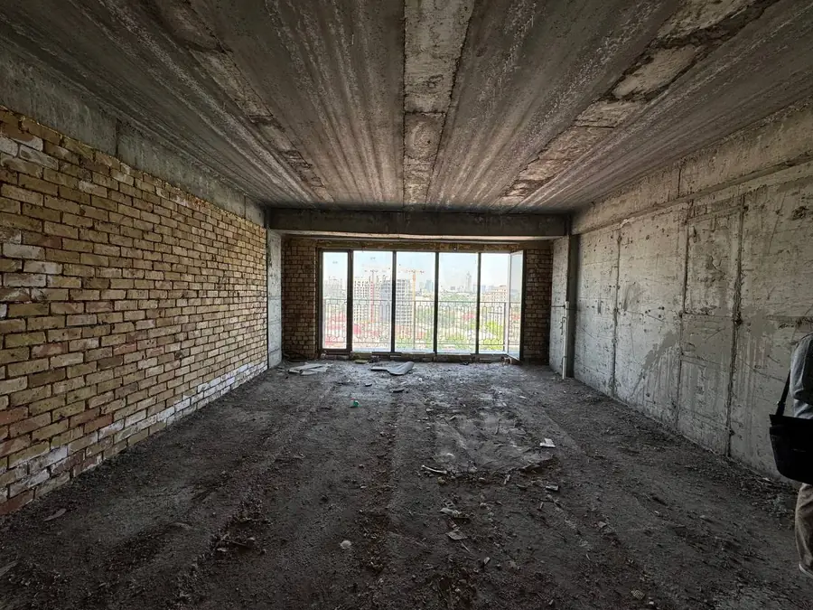 Продается 3-комнатная квартира − 170 м²