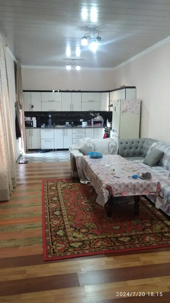 1-этажный дом − 5000 м², 999 сот.