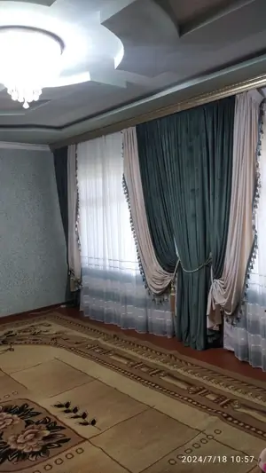 1-этажный дом − 5000 м², 999 сот.