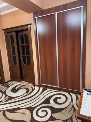 Сдается 3-комнатная квартира − 108 м²