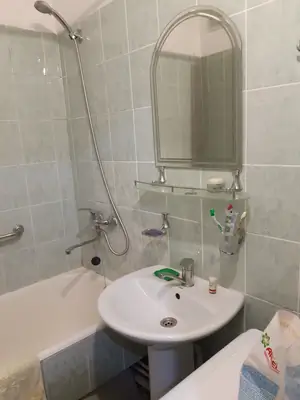 2 xonali kvartira sotiladi − 45 m²