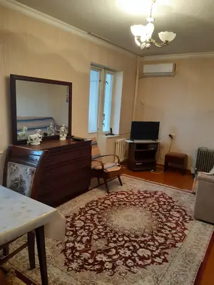 2 xonali kvartira sotiladi − 45 m²