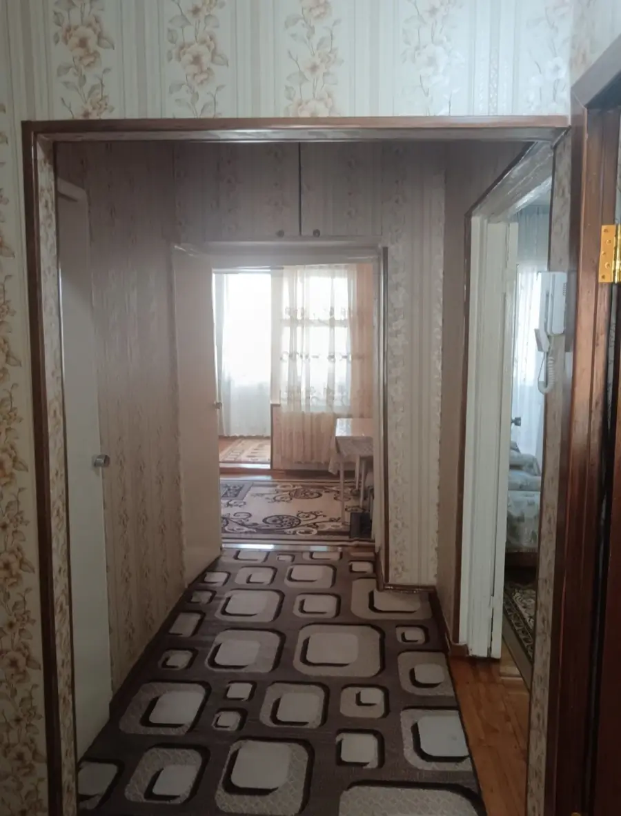 2 xonali kvartira sotiladi − 68 m²
