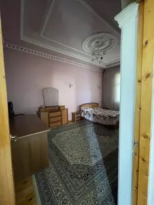 Сдается 2-этажный дом − 700 м²