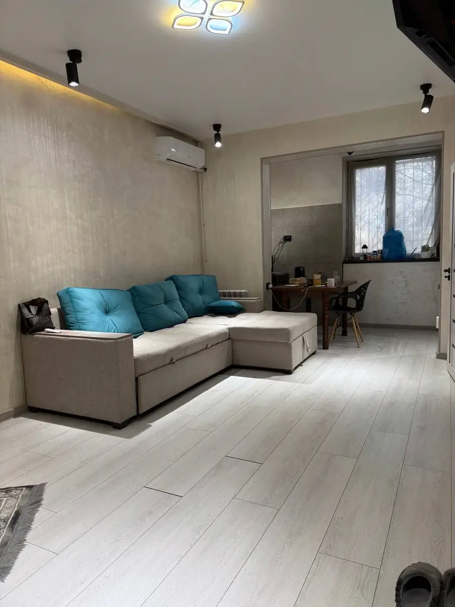 2-комнатная квартира − 50 м², 1/4 этаж