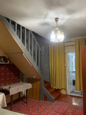 2 qavatli uy sotiladi − 74.8 m²