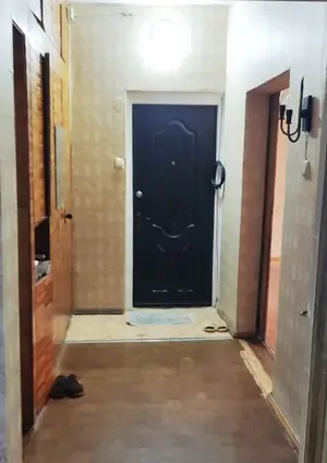4 xonali kvartira sotiladi − 91.3 m²