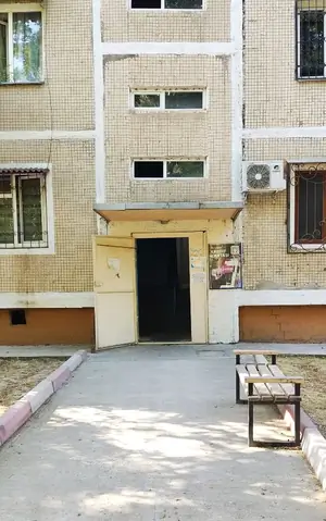 4 xonali kvartira sotiladi − 91.3 m²