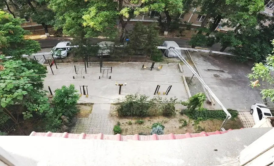 4 xonali kvartira sotiladi − 91.3 m²