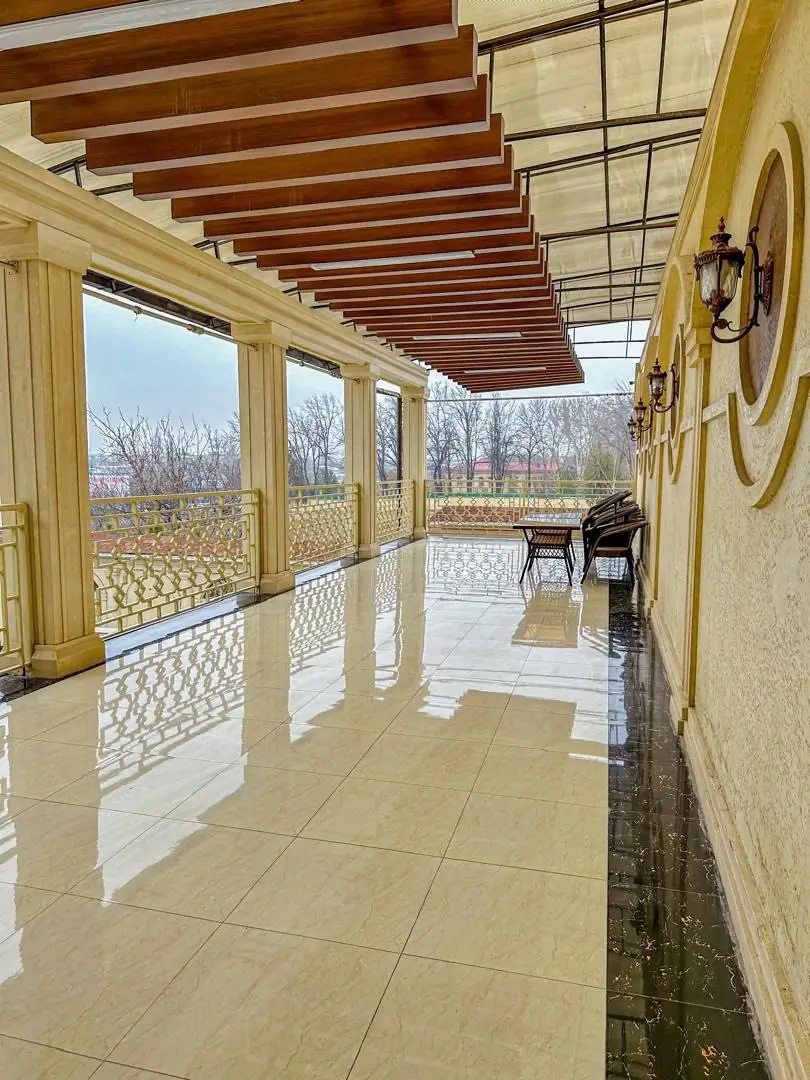 3 qavatli uy − 350 m², 12 sot. 