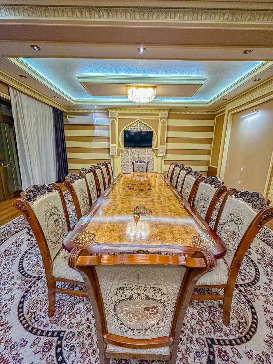 Sutkabay 3 qavatli uy − 350 m²