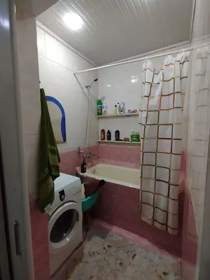 3 xonali kvartira sotiladi − 63 m²
