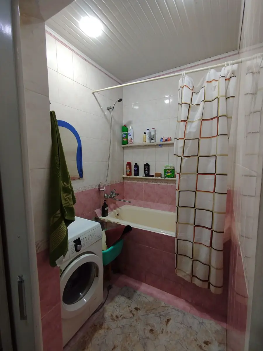 3 xonali kvartira sotiladi − 63 m²