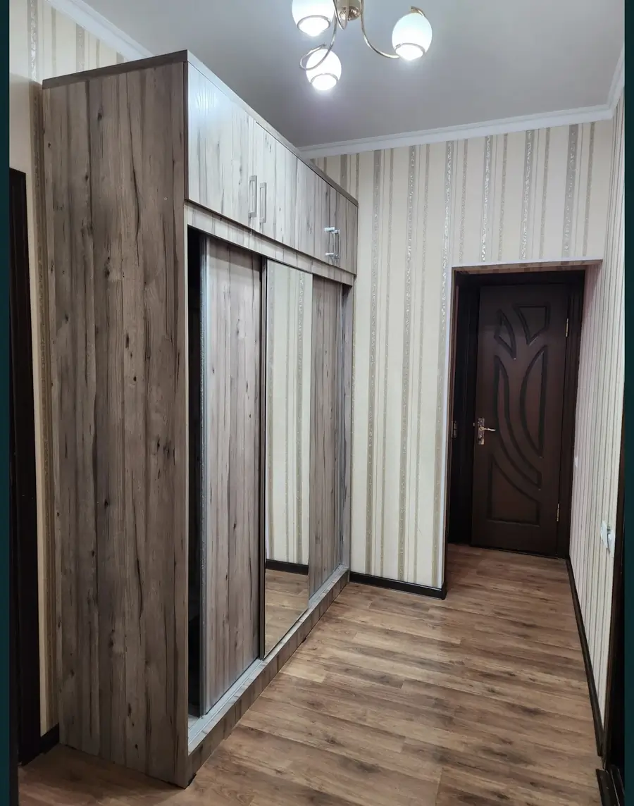 2 xonali kvartira sotiladi − 60 m²