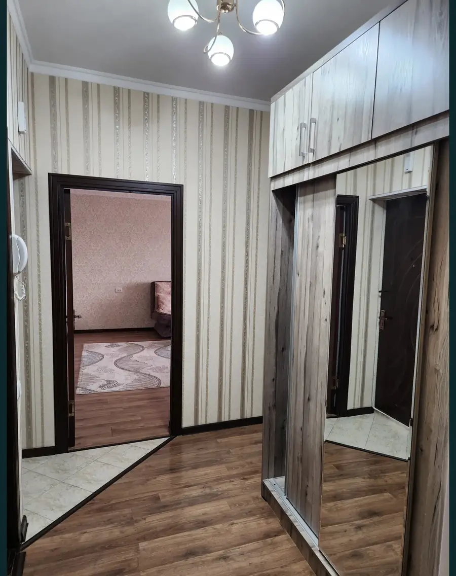 2 xonali kvartira sotiladi − 60 m²