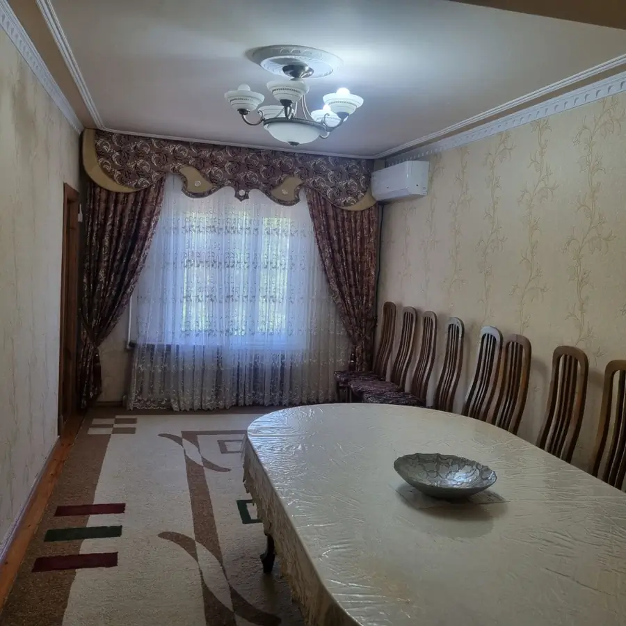 Более 5-комнатная квартира − 90 м², 5/9 этаж
