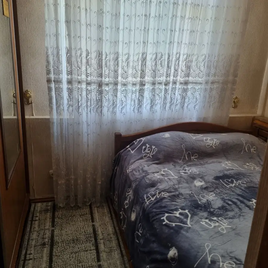 Более 5-комнатная квартира − 90 м², 5/9 этаж