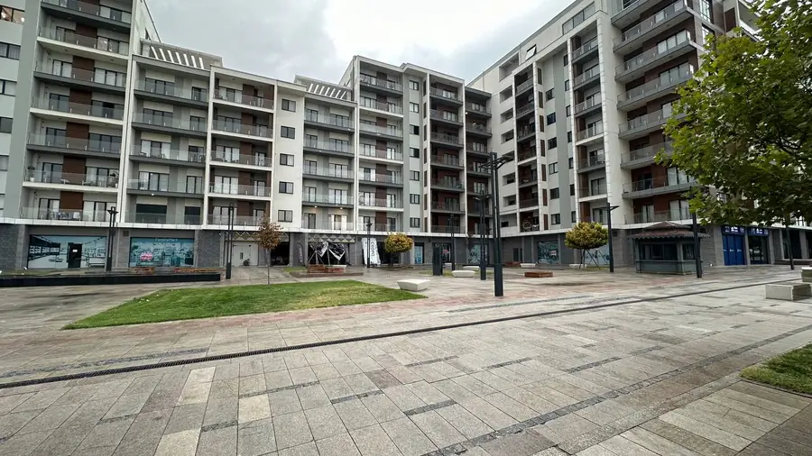 Ofis − 326 m², 1/8 qavat