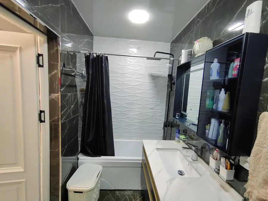 2 xonali kvartira sotiladi − 71 m²