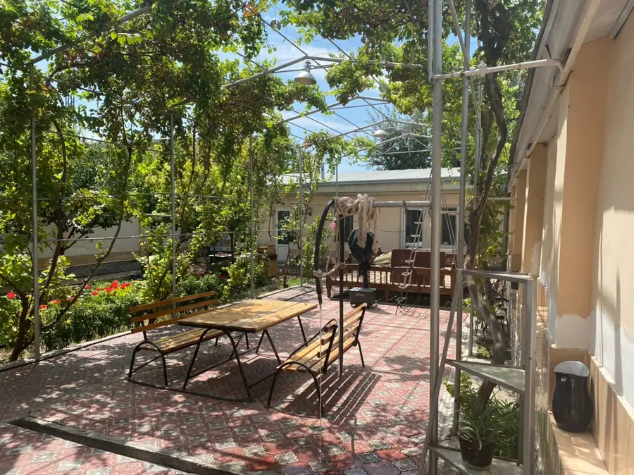 Продается 100% в 1-этажном доме − 500 м²