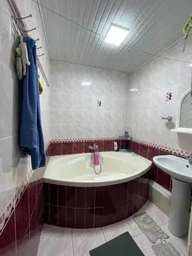 Более 5 xonali kvartira sotiladi − 115 m²