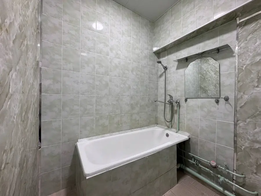 2 xonali kvartira sotiladi − 63 m²