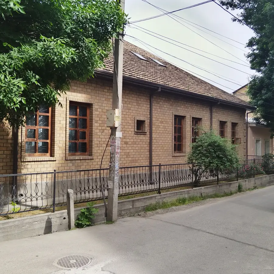 2-этажный дом − 167 м², 7.9 сот.