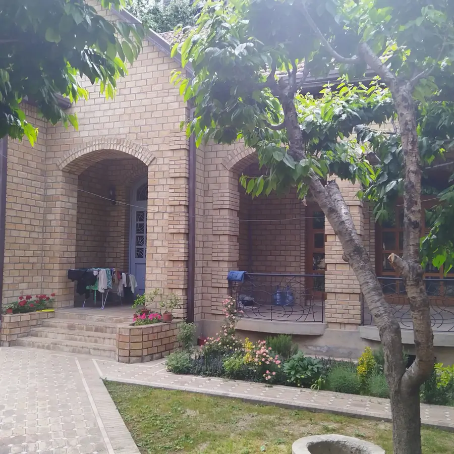 Продается 2-этажный дом − 167 м²