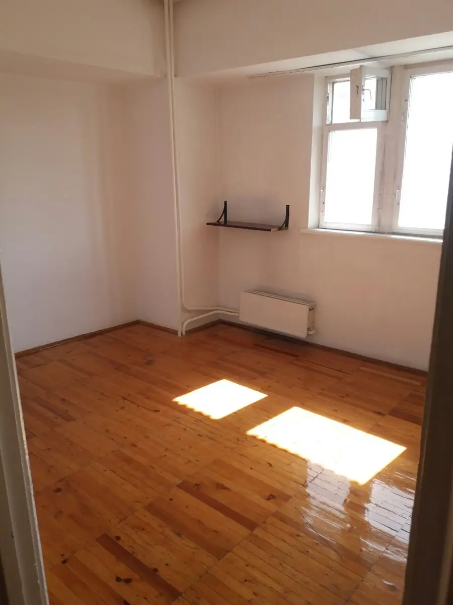 Продается 3-комнатная квартира − 79 м²