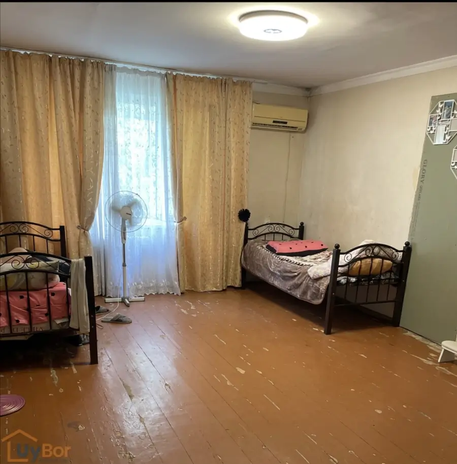 1-комнатная квартира − 52 м², 1/2 этаж