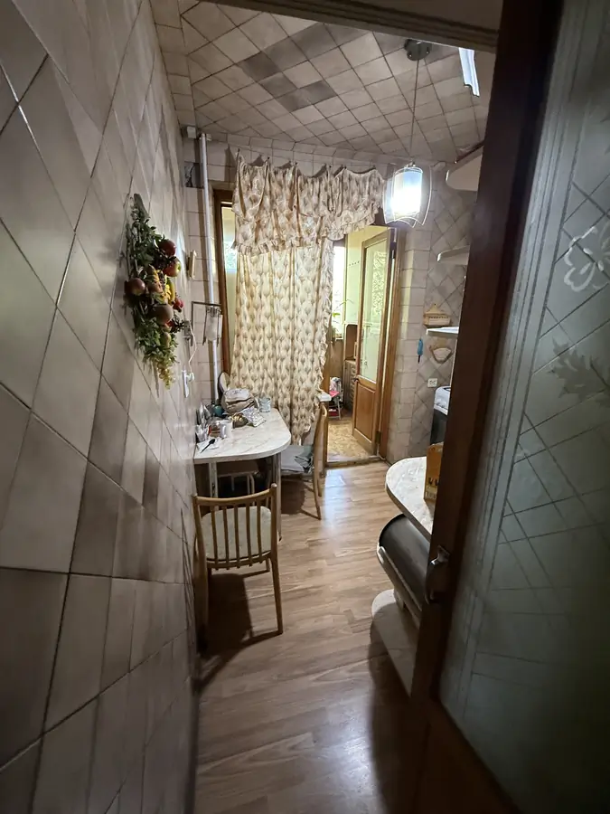 Продается 4-комнатная квартира − 82 м²