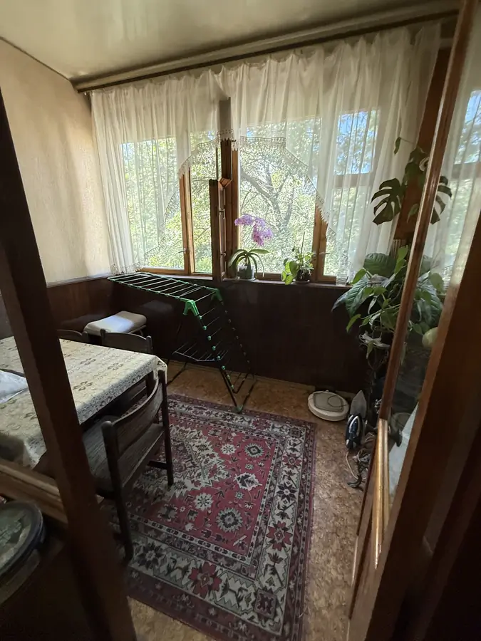 Продается 4-комнатная квартира − 82 м²