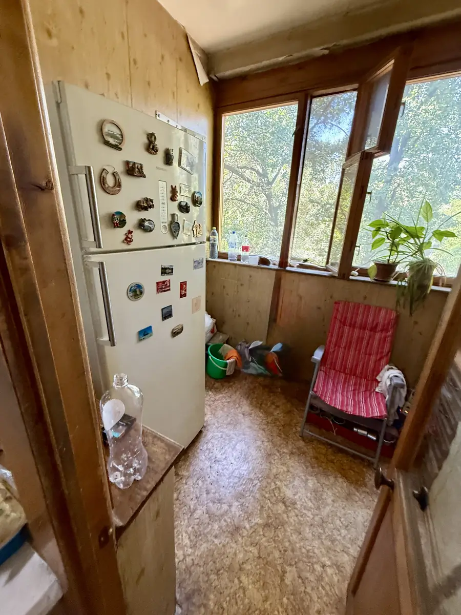 Продается 4-комнатная квартира − 82 м²