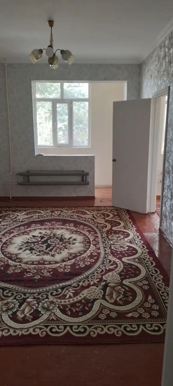 2-комнатная квартира − 47 м², 1/4 этаж