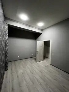 Ofis − 70 m², 2/2 qavat