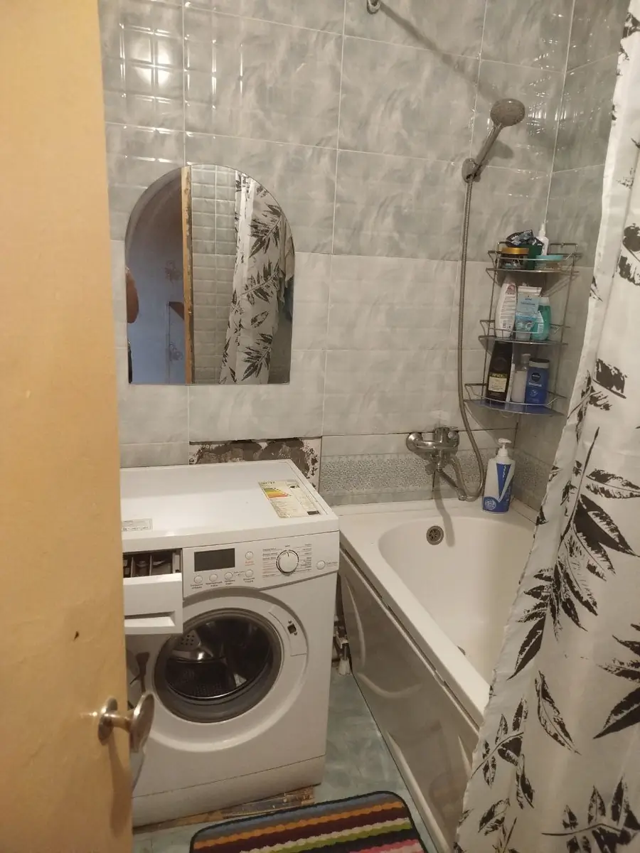 Продается 3-комнатная квартира − 77 м²