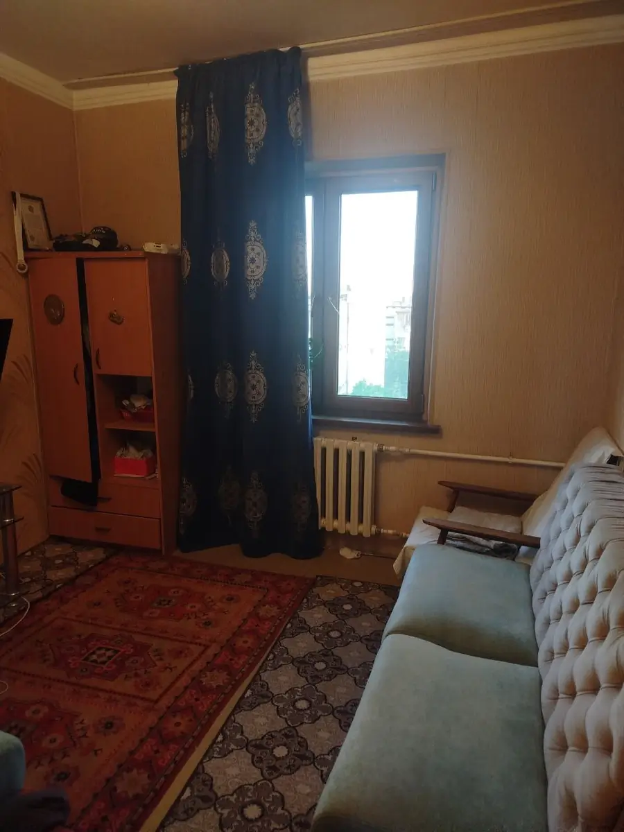 Продается 3-комнатная квартира − 77 м²