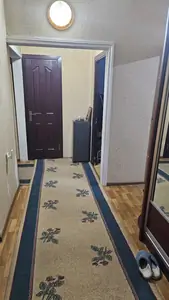 Продается 4-комнатная квартира − 92 м²