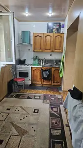 Продается 4-комнатная квартира − 92 м²