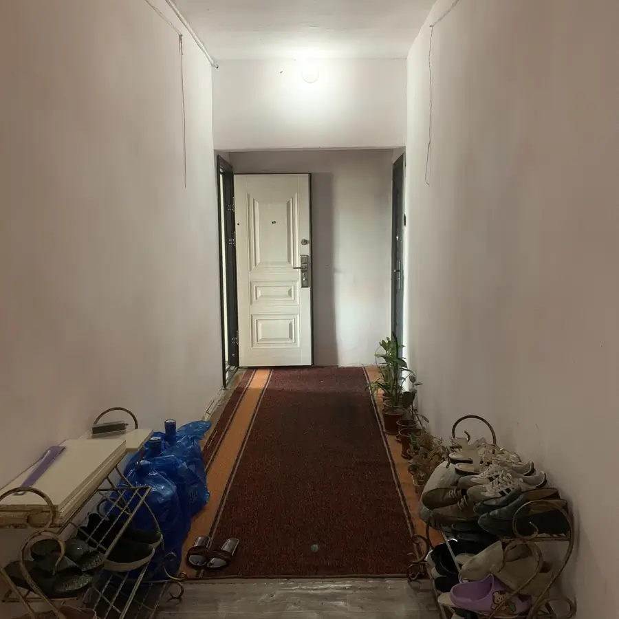 2 xonali kvartira sotiladi − 57 m²