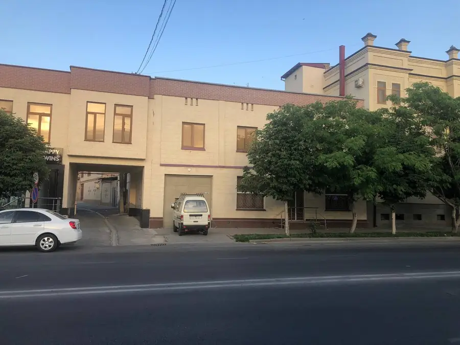 2 qavatli uy − 198.8 m², 3.9 sot. 