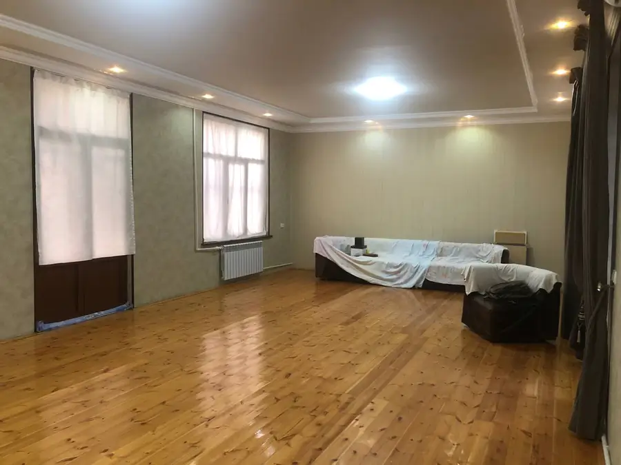 Сдается 2-этажный дом − 198.8 м²
