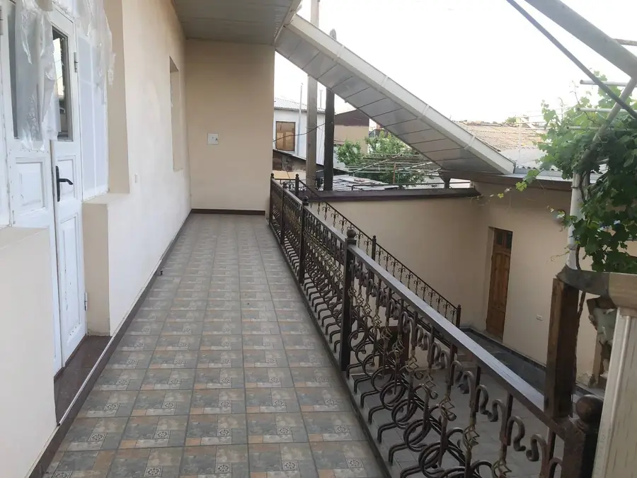 Сдается 2-этажный дом − 198.8 м²
