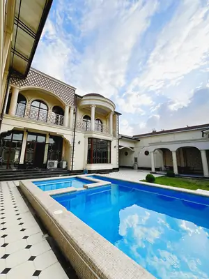 3 qavatli uy − 300 m², 12 sot. 
