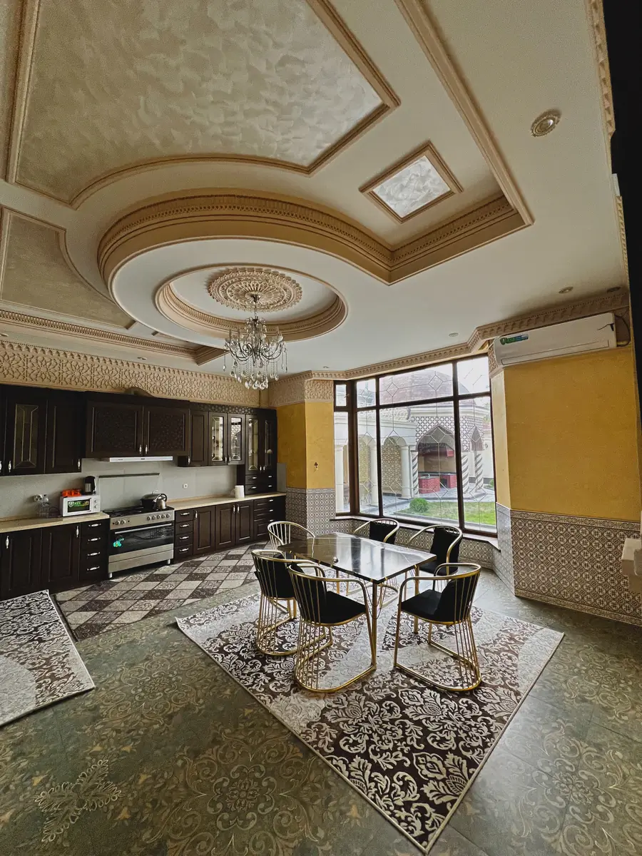 Sutkabay 3 qavatli uy − 300 m²